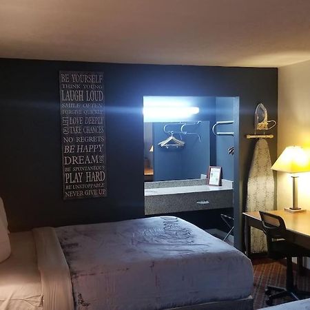 Osu 2 Queen Beds Hotel Room 230 Wi-Fi สติลวอเตอร์ ภายนอก รูปภาพ